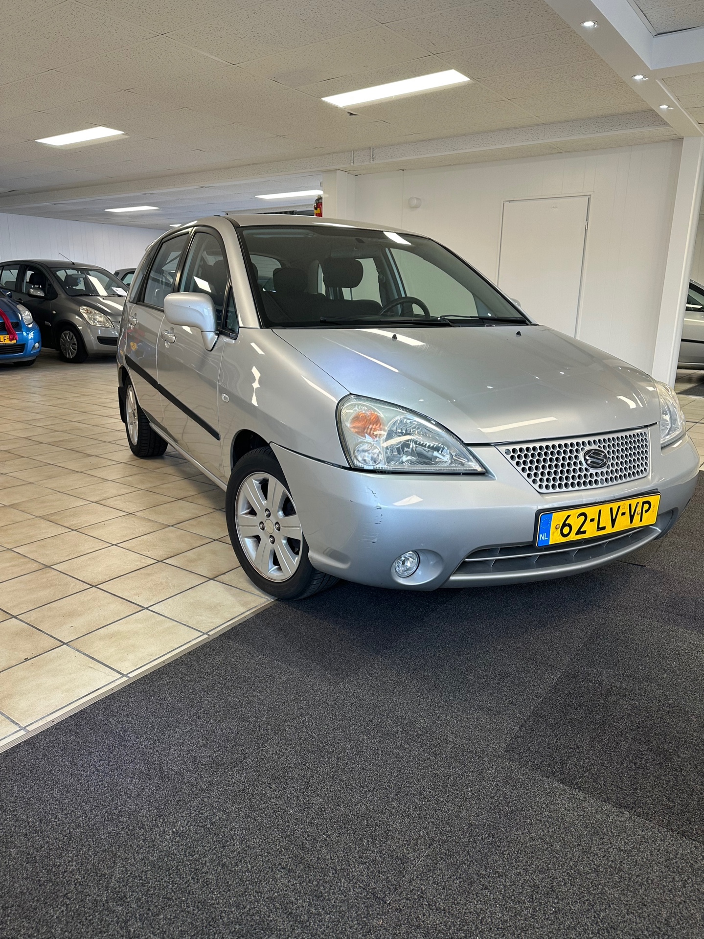 Foto van Suzuki Liana