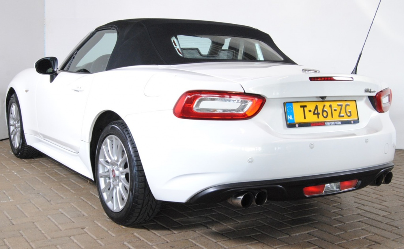 Foto van Fiat 124 Spider