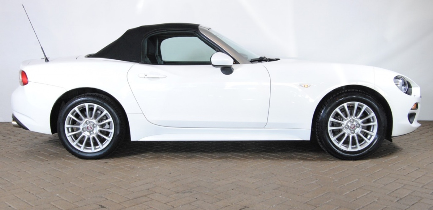 Foto van Fiat 124 Spider