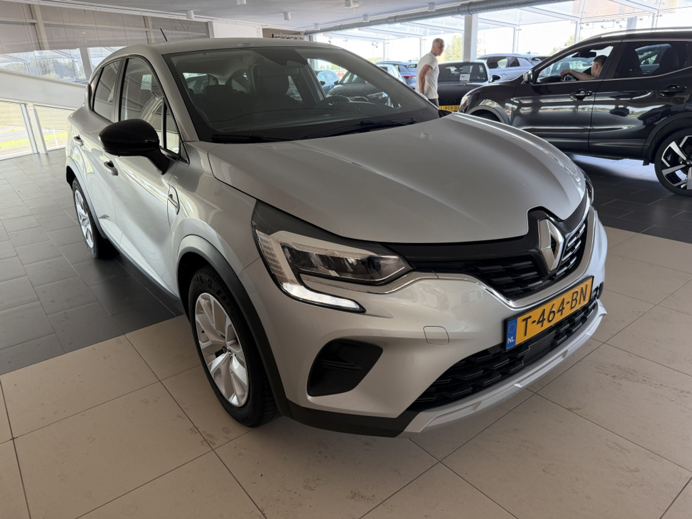 Renault Captur 1.0 TCe 90 evolution 2023 - voorkant