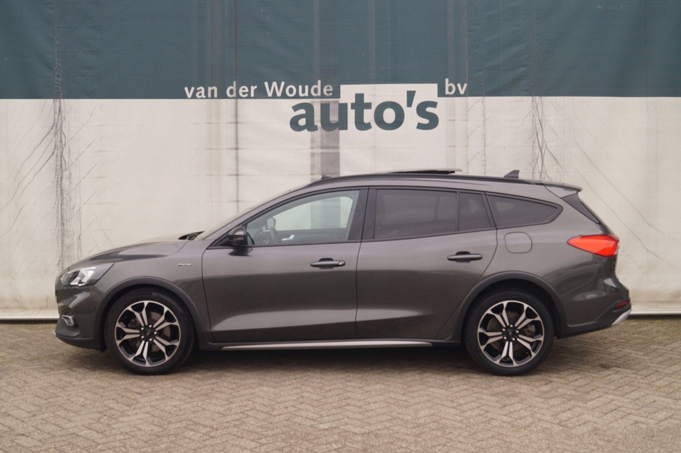 Ford Focus Wagon 1.5 EcoBlue 120pk Active X Business -PANO-ECC-PDC- 2021 - voorkant