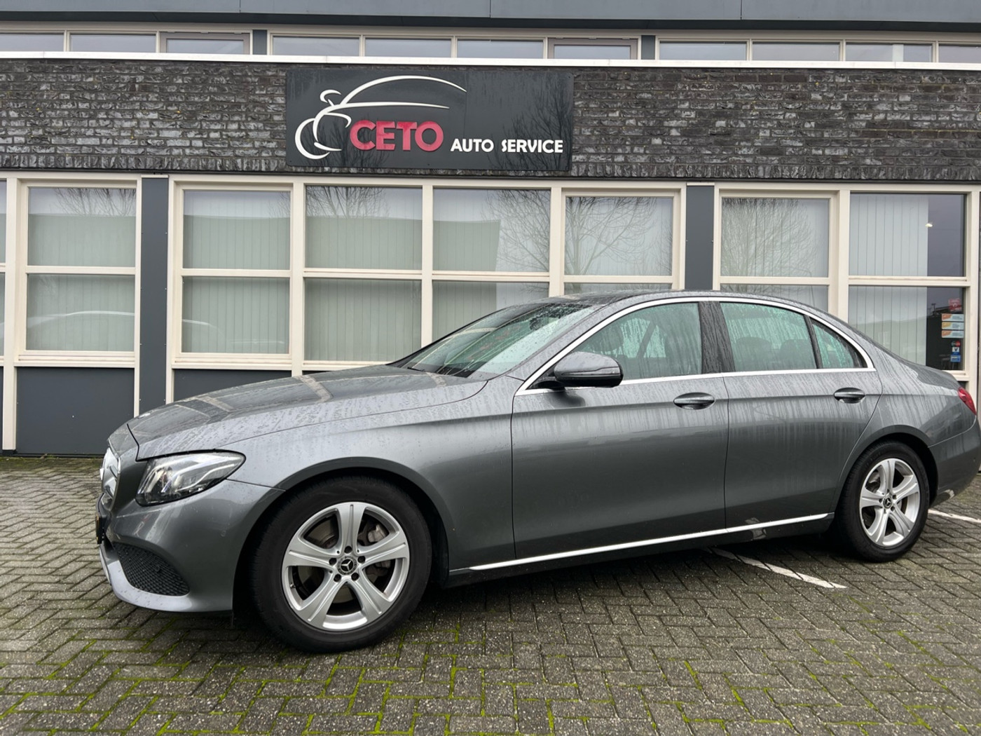 Mercedes-Benz E 250 250 Premium 2.0  211pk benzine 2017 - voorkant