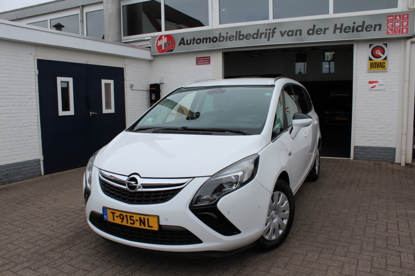Opel Zafira Tourer 1.4 Edition 2016 - voorkant