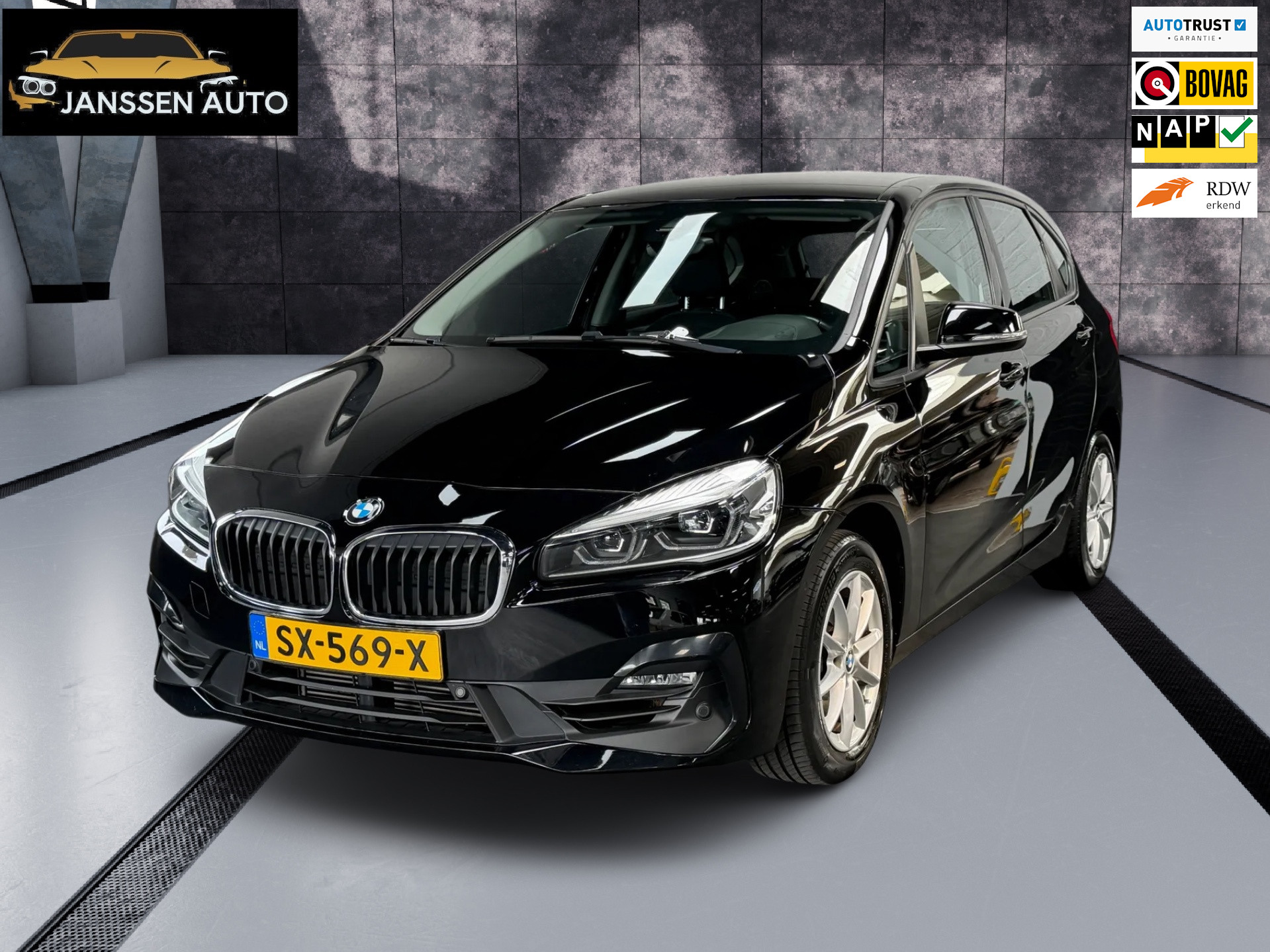 BMW 218i Active Tourer 218i Executive Launch Edition | Automaat | Sportstoelen | Camera | Navi | Dealeronderhouden | NL Auto 2018 - voorkant