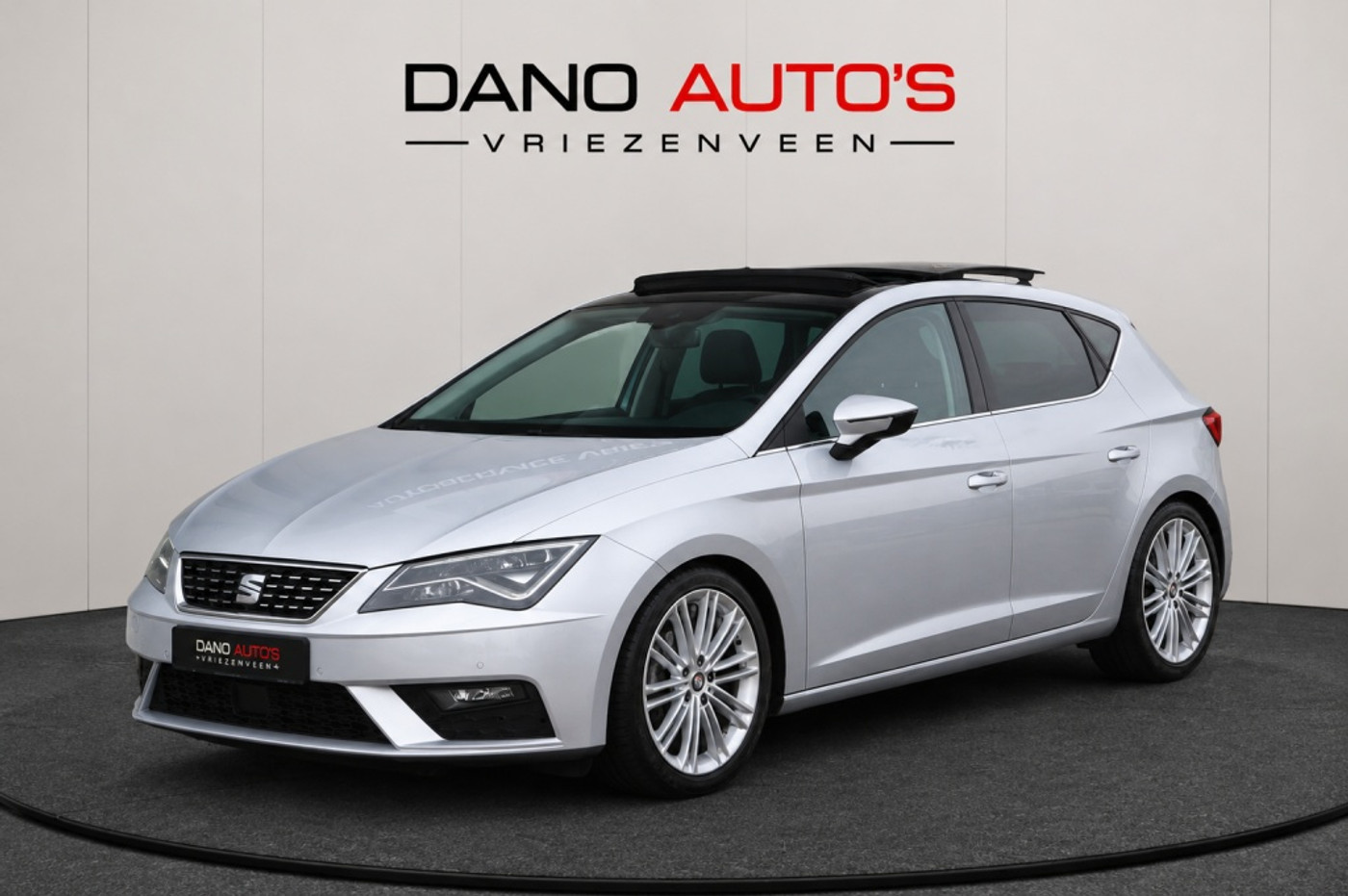 Seat Leon 1.4 EcoTSI Xcellence Pano/Camera/LED/Keyless 2017 - voorkant