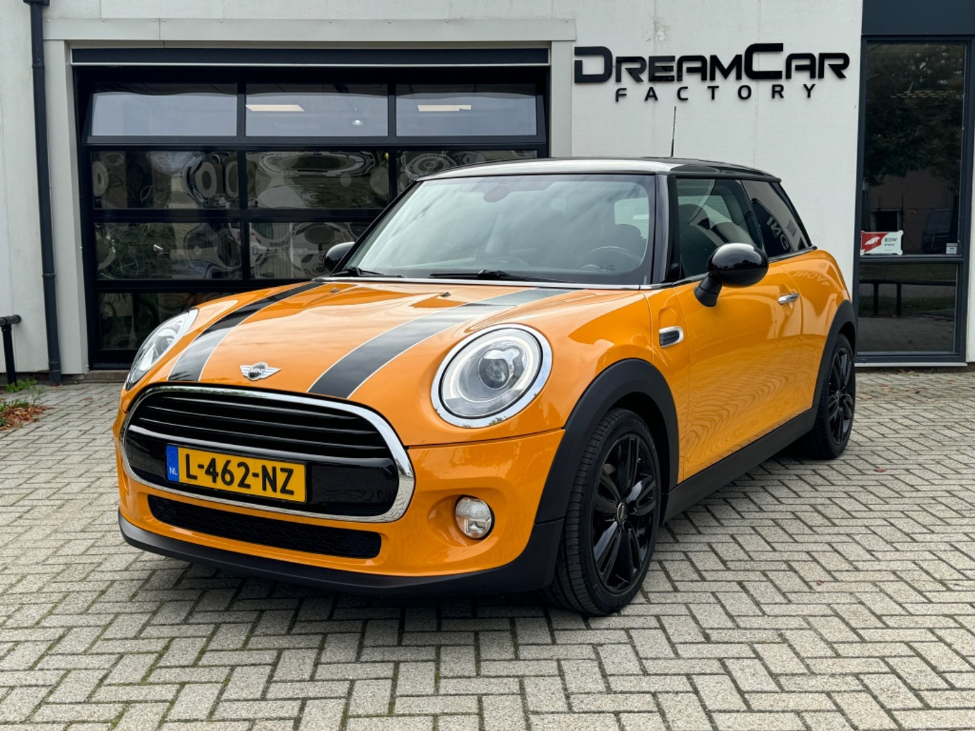 Mini Cooper 1.5 (ECC, Navigatie, LED) 2017 - voorkant