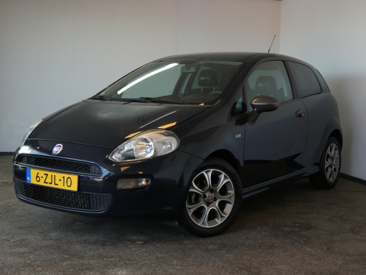Fiat Fiat Punto 0.9 TwinAir Young 2014 - voorkant