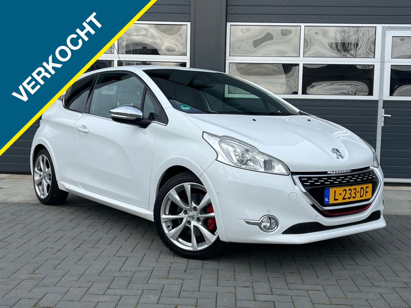 Peugeot 208 1.6 THP GTi   200PK 2015 - voorkant