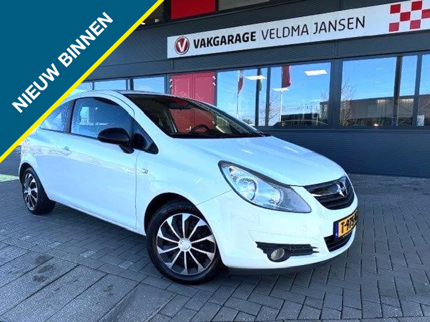 Opel Corsa 1.4-16V + AIRCO 2010 - voorkant