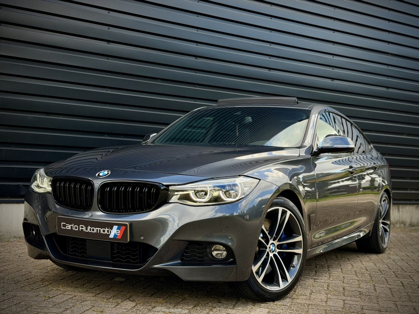 BMW 3-serie Gran Turismo 330i xDrive High Executive 2018 - voorkant