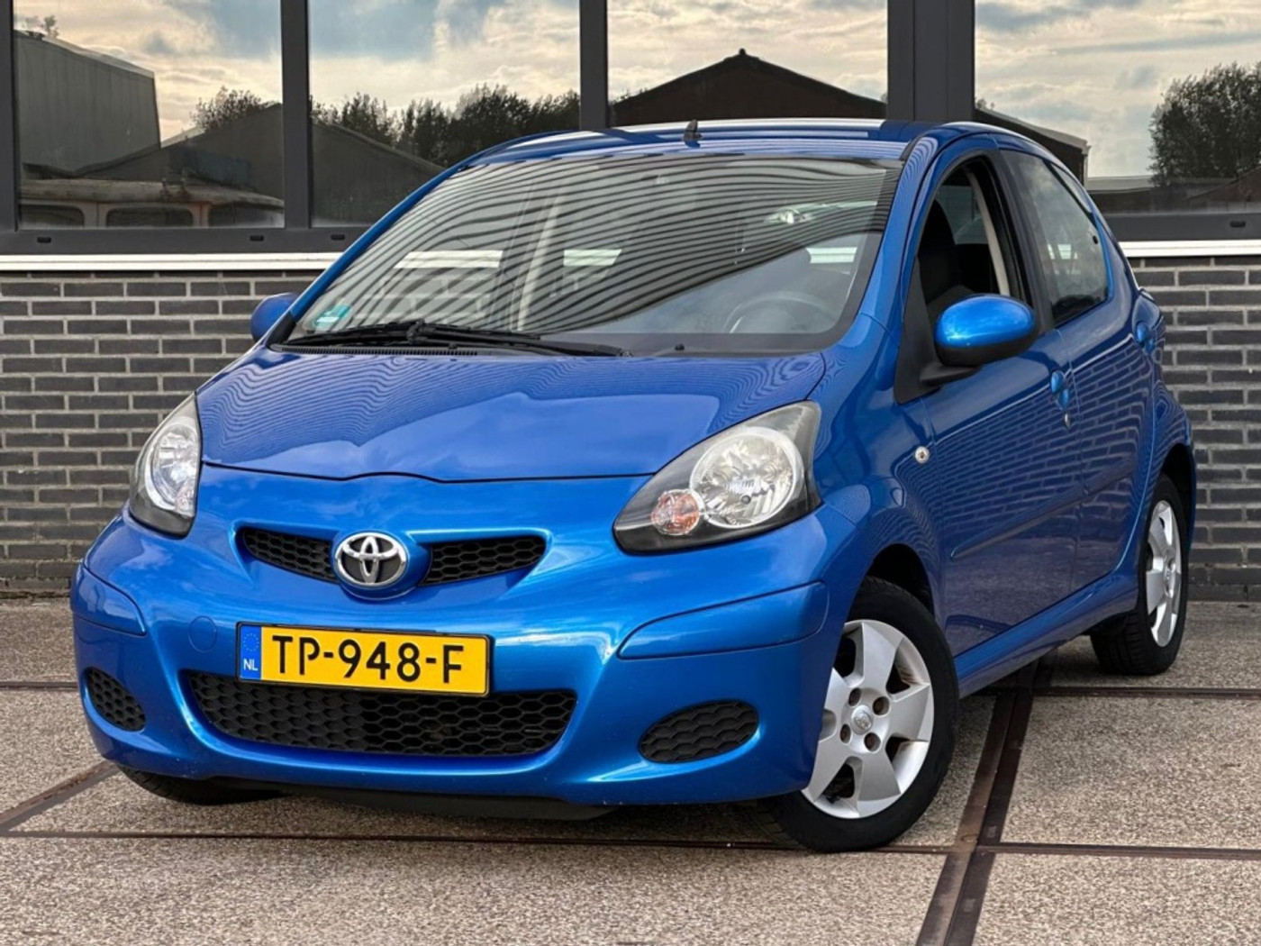 Toyota Aygo 1.0-12V Access 2009 - voorkant