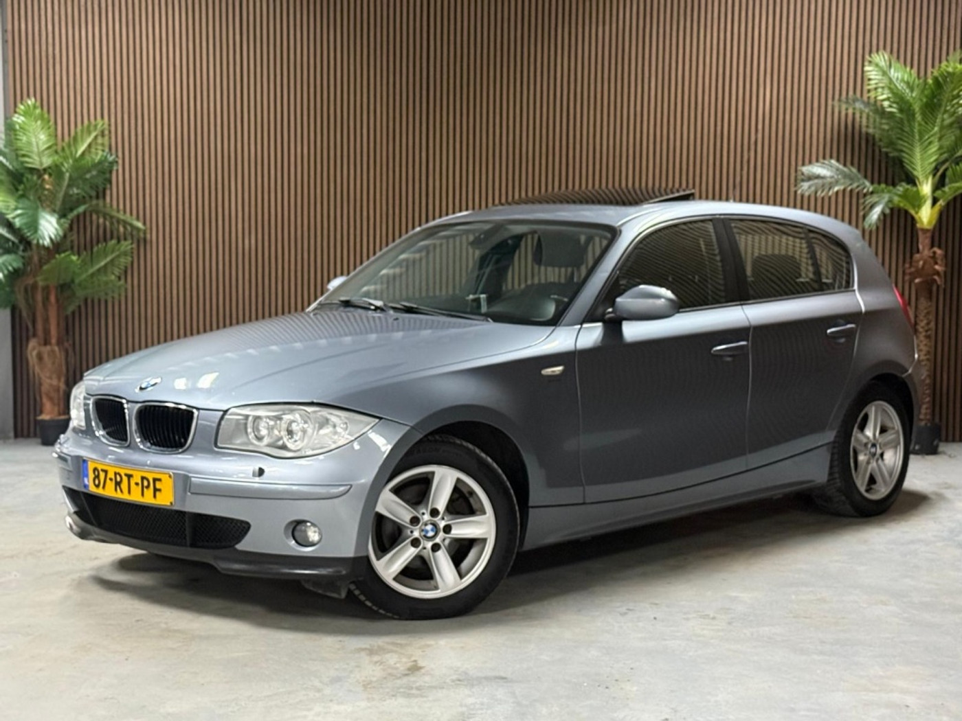 BMW 1er Reihe 118i High nieuw ketting 2005 - voorkant