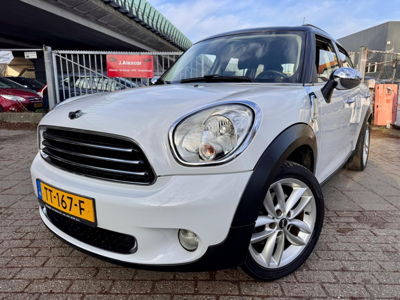Mini Countryman 1.6 Cooper Pepper 2011 - voorkant