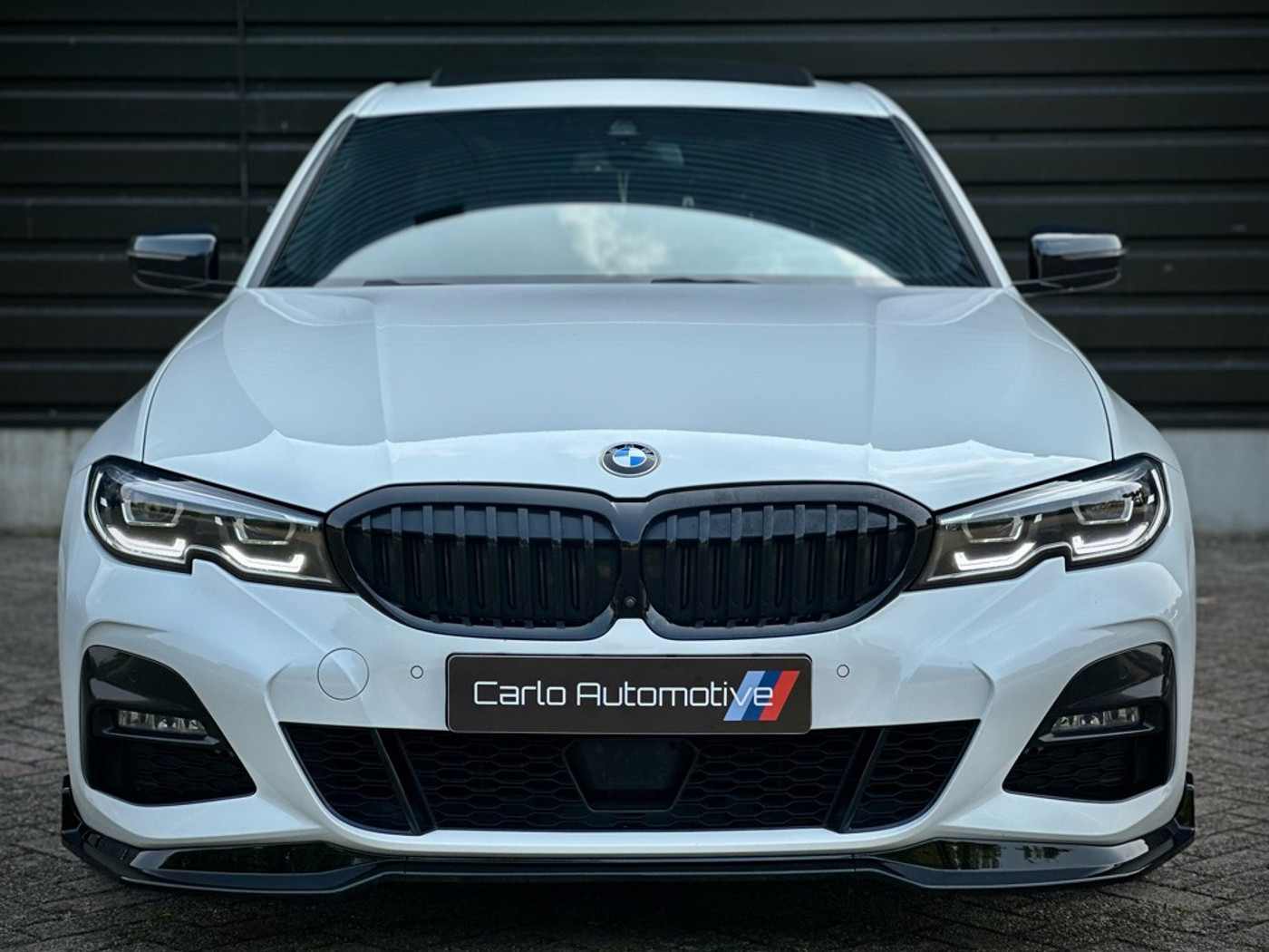 Foto van BMW 330i