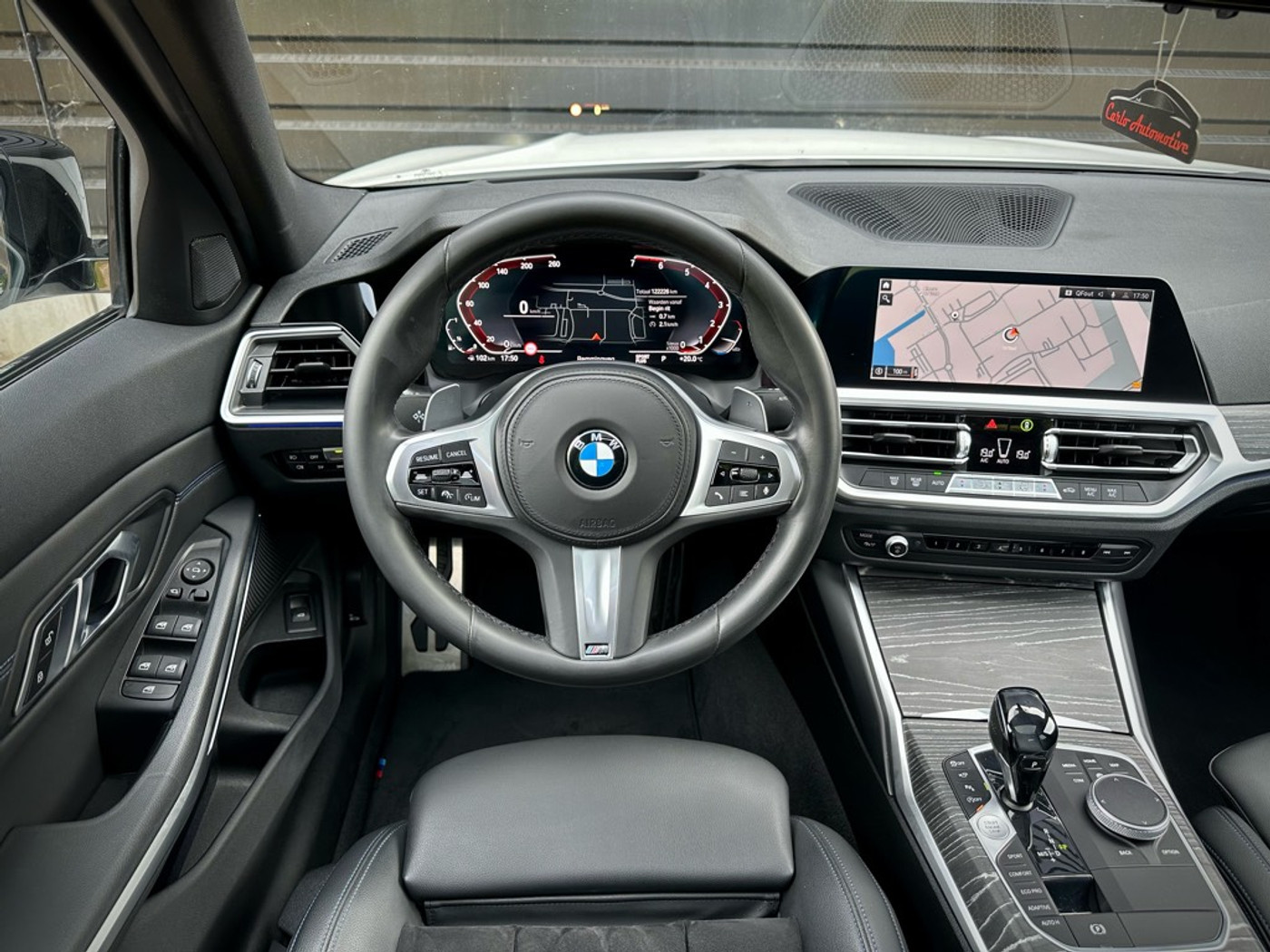 Foto van BMW 330i