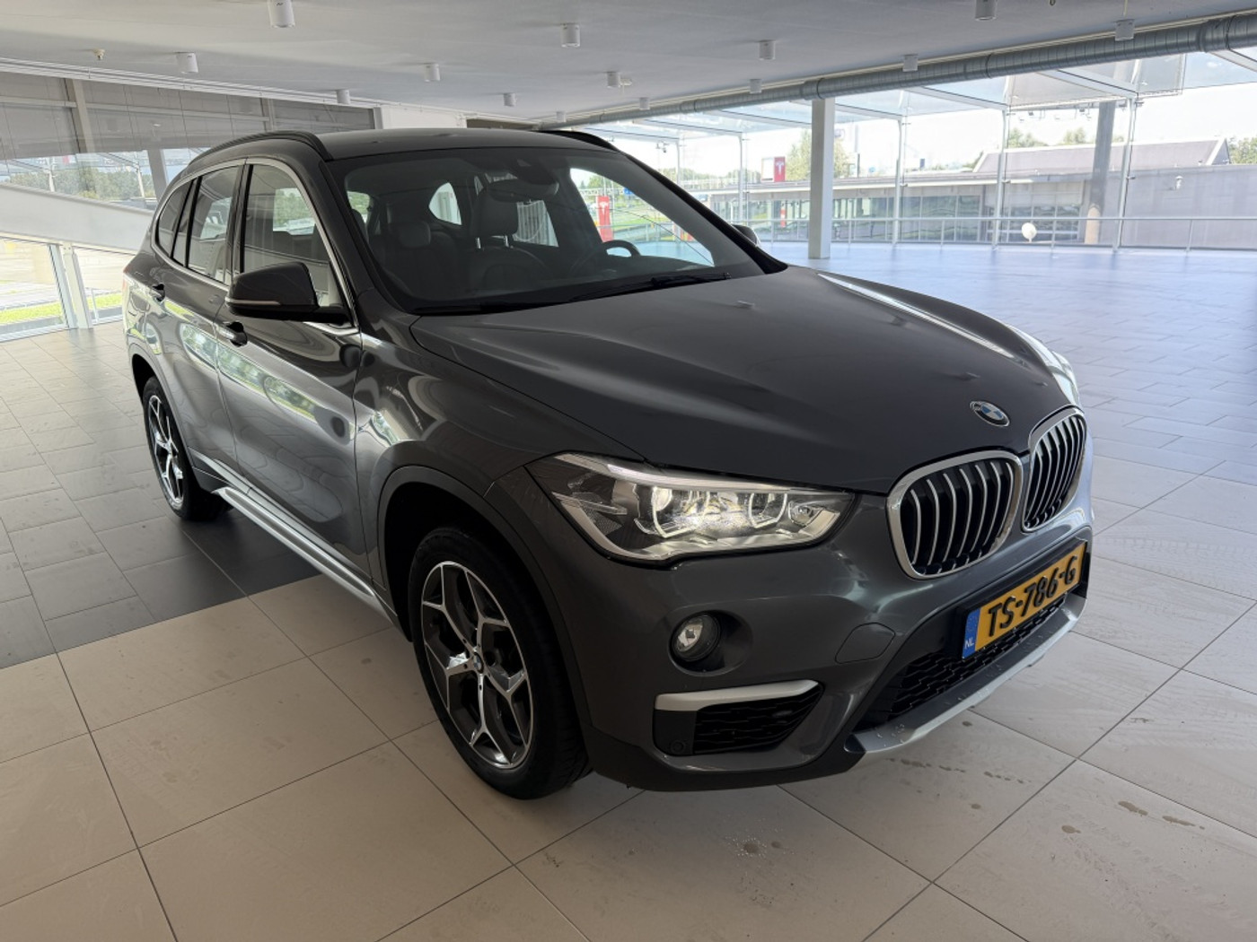 Foto van BMW X1 Sdrive20i