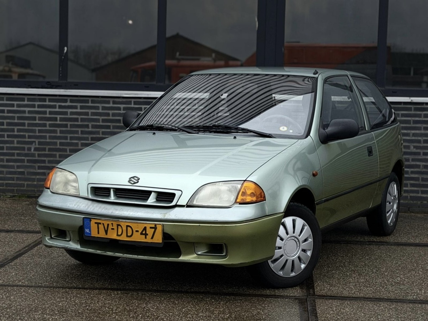 Suzuki Swift 1.3 GLS |Airco |Stuurbkr |Nieuwe APK 1998 - voorkant