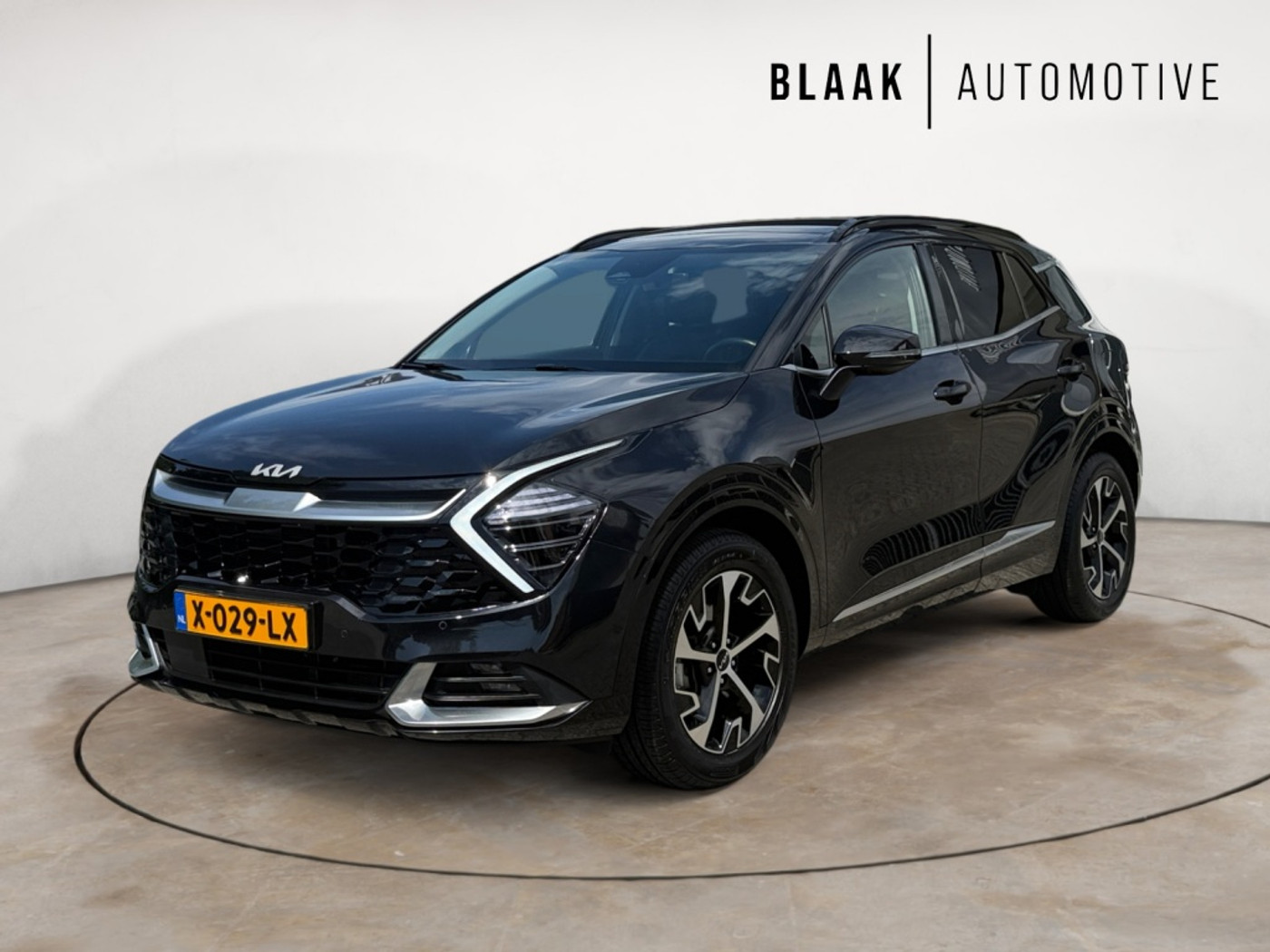 Kia Sportage 1.6 T 230pk Hybride Dynamic Plus Line Panoramadak | PDC v+a | Apple/Android 2023 - voorkant