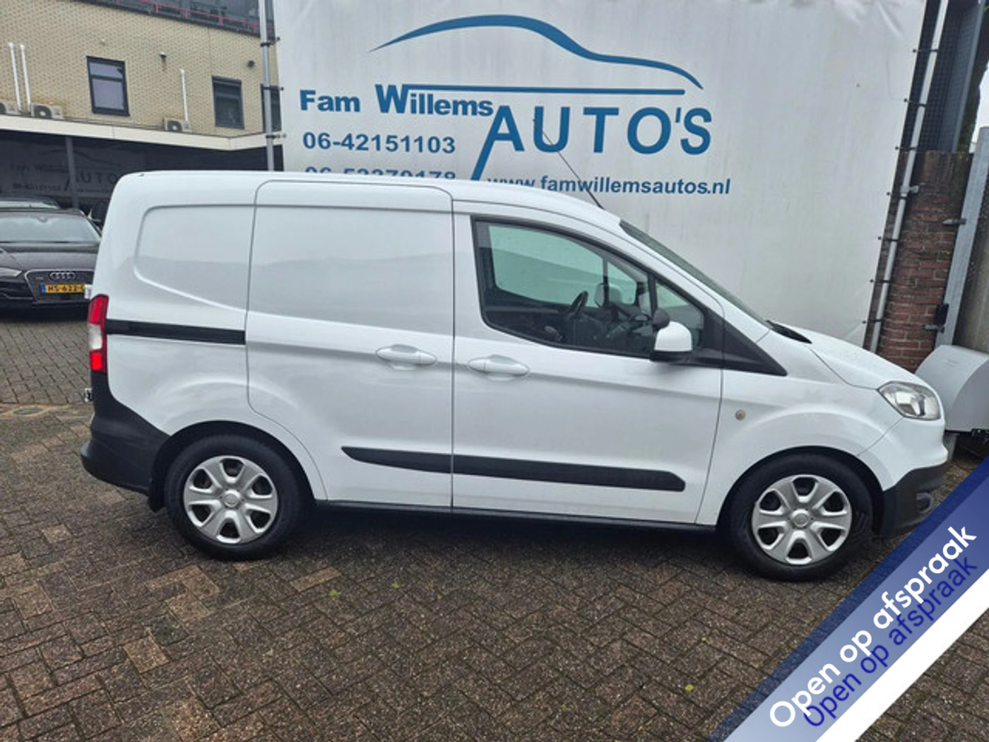 Ford Transit Courier 1.5 TDCI schuifdeur Airco Trekhaak 2016 - voorkant