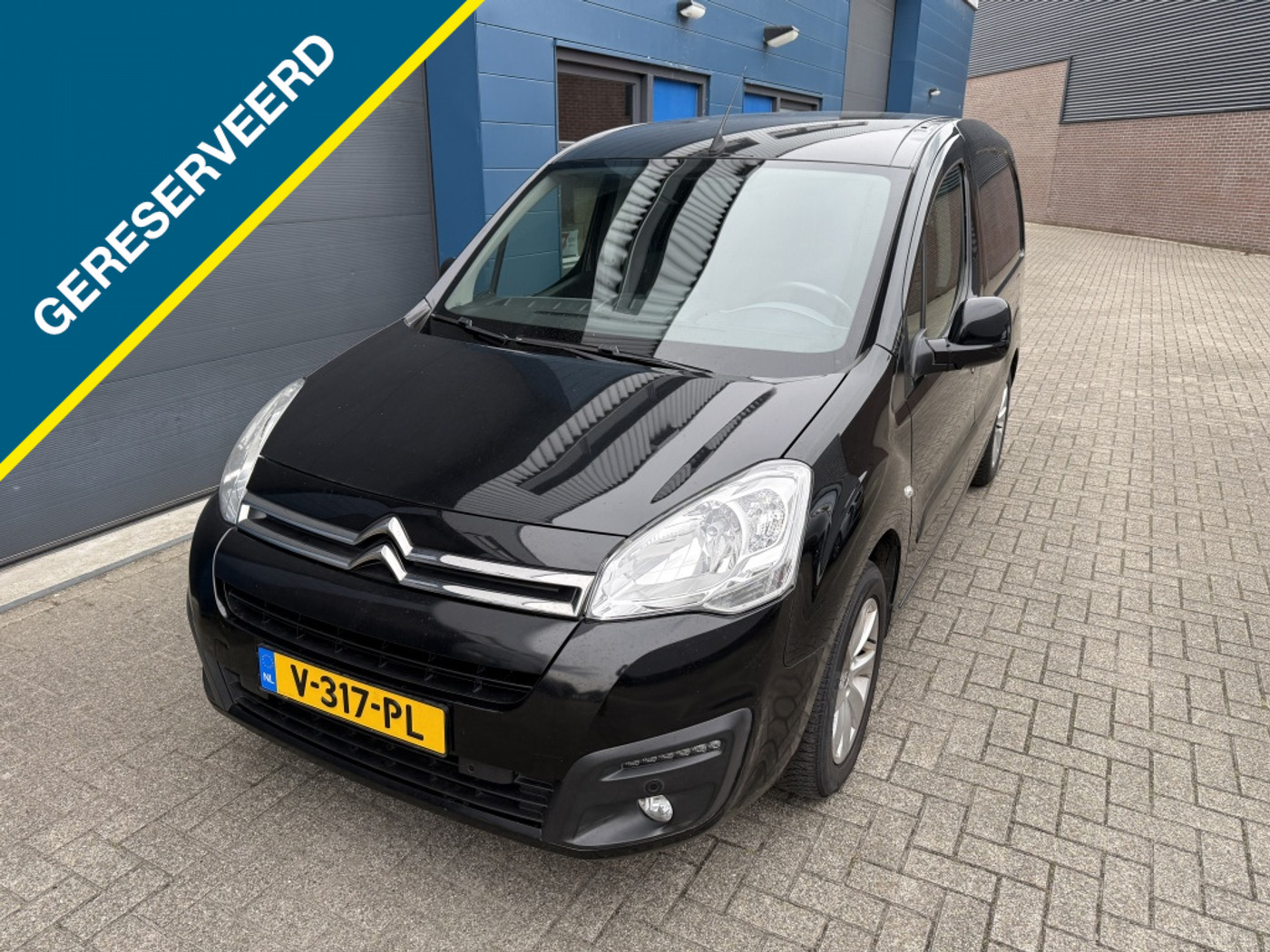 Citroen Berlingo 1.6BLUE HDI 100 AUT NAVI Zwart LMV Camera!! 2018 - voorkant