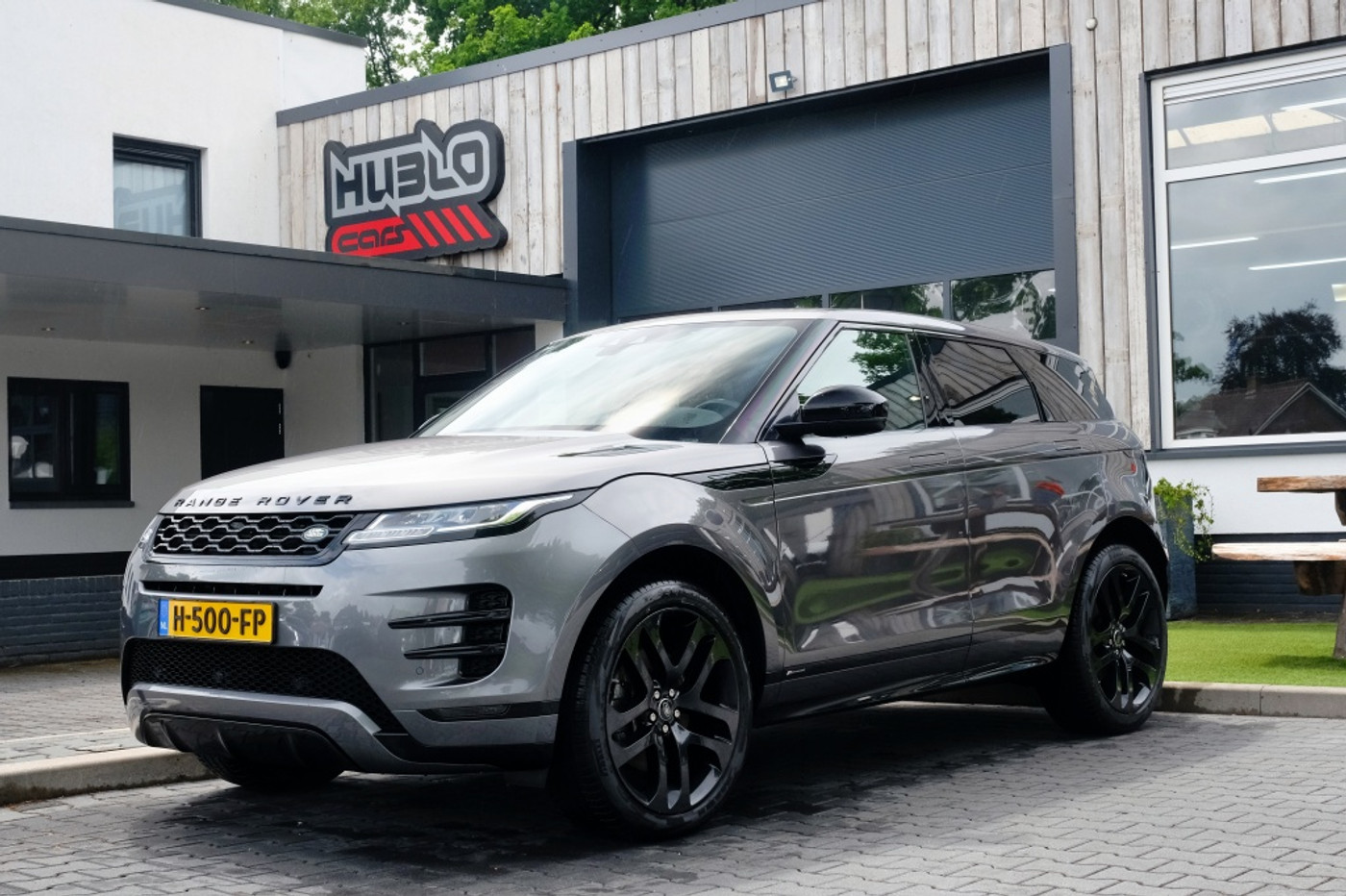 Land Rover Range Rover Evoque 2.0 D180 AWD R-Dynamic Pano, Leder, Trekhaak, nette staat! 2019 - voorkant