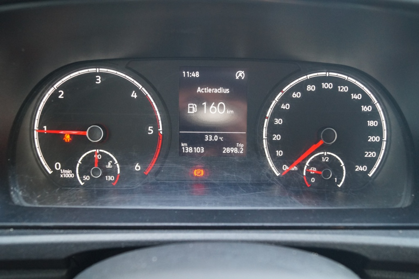 Foto van Volkswagen Caddy Modified Partition Wall