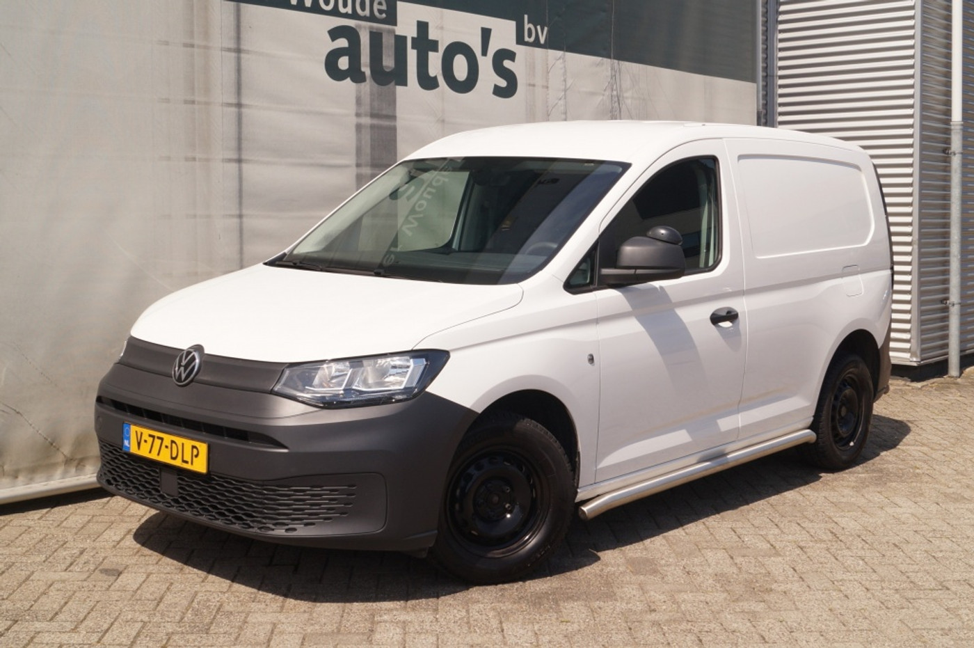Foto van Volkswagen Caddy Modified Partition Wall