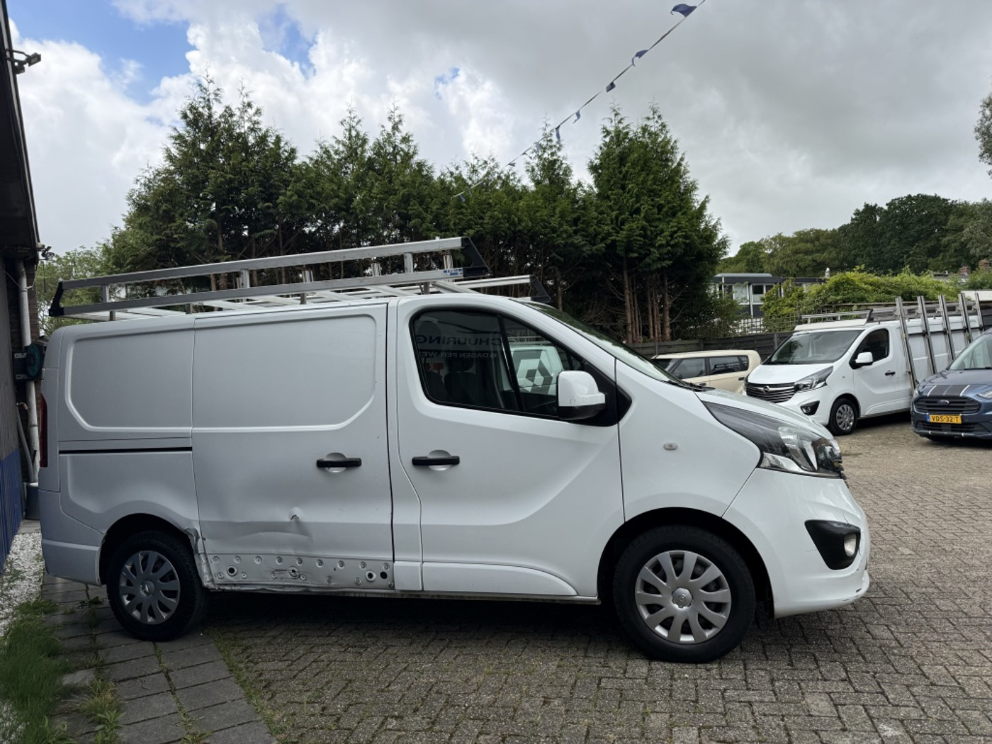 Foto van Opel Vivaro-b