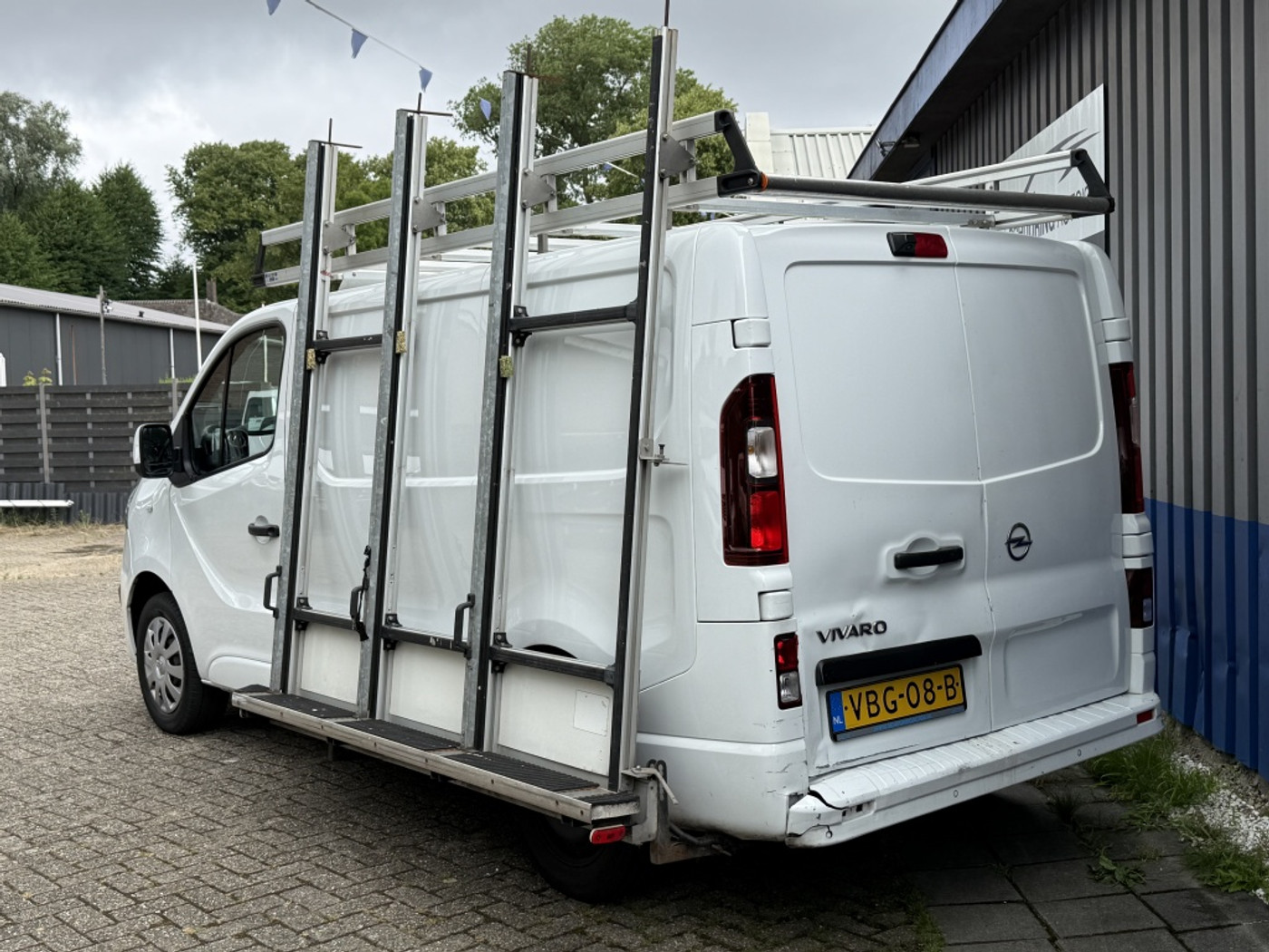 Foto van Opel Vivaro-b