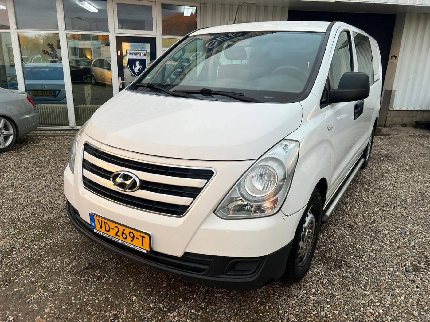 Hyundai H-1 2.5 CRDi Dynamic DC 2013 - voorkant