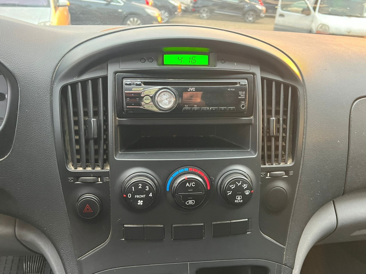 Foto van Hyundai H-1