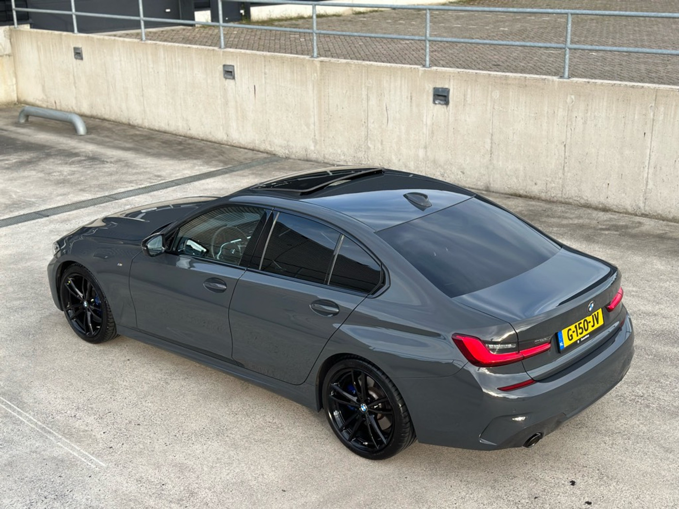 Foto van BMW 330i