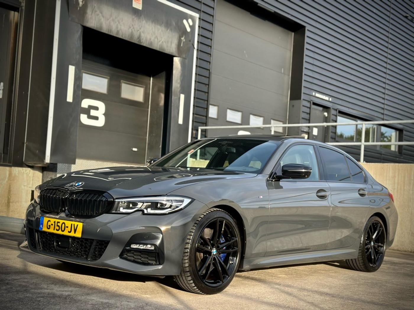 Foto van BMW 330i