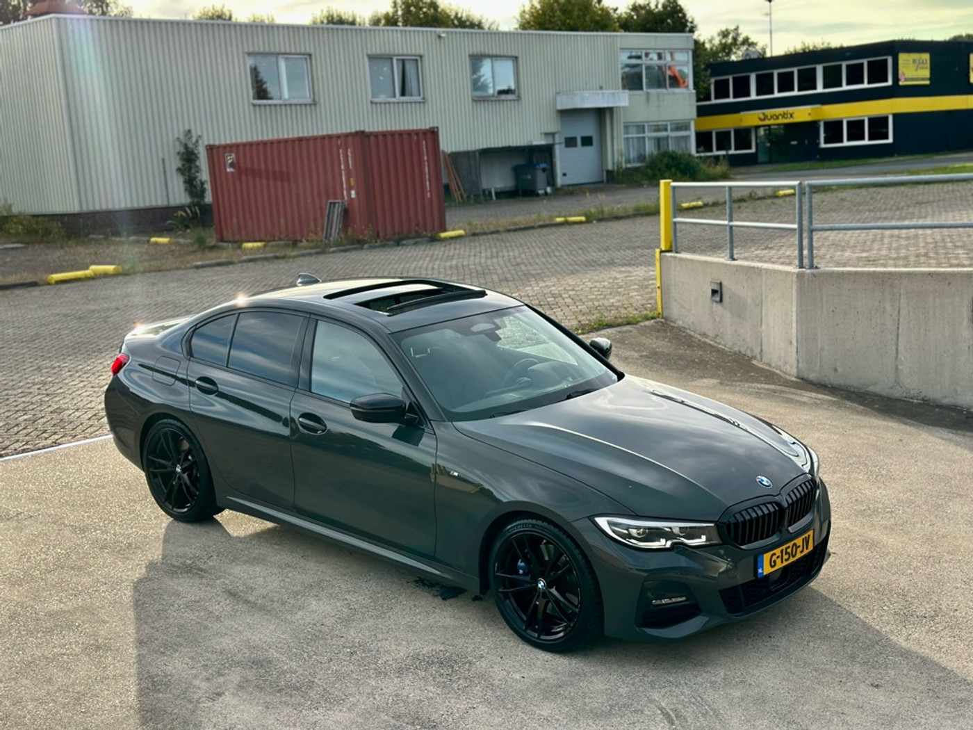 Foto van BMW 330i