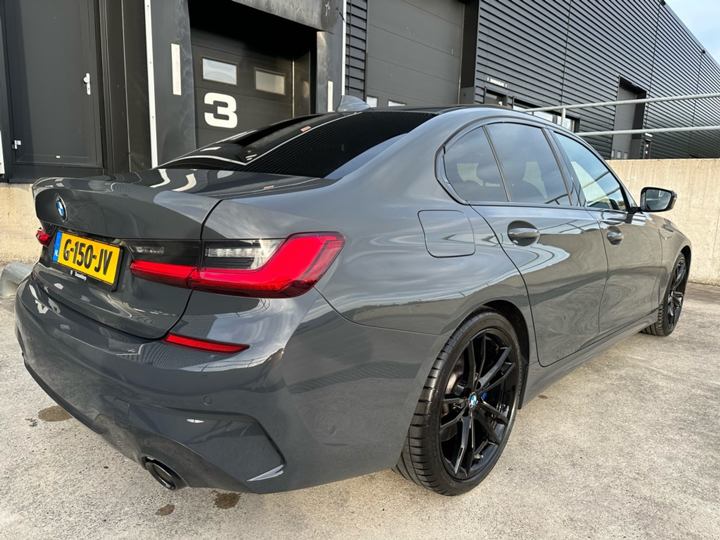 Foto van BMW 330i
