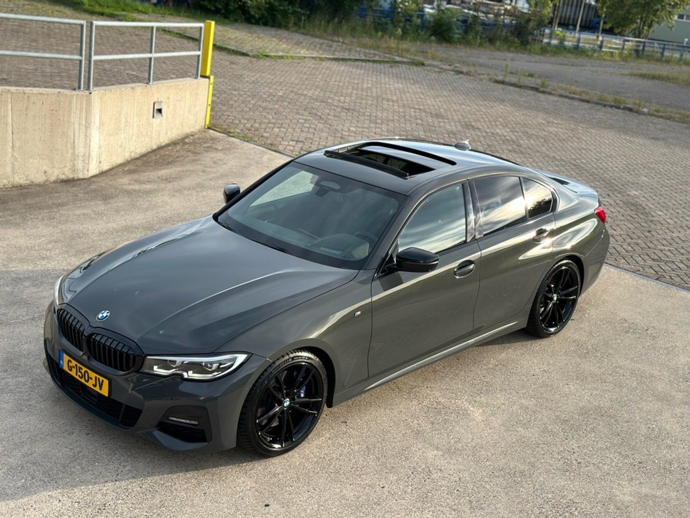 Foto van BMW 330i