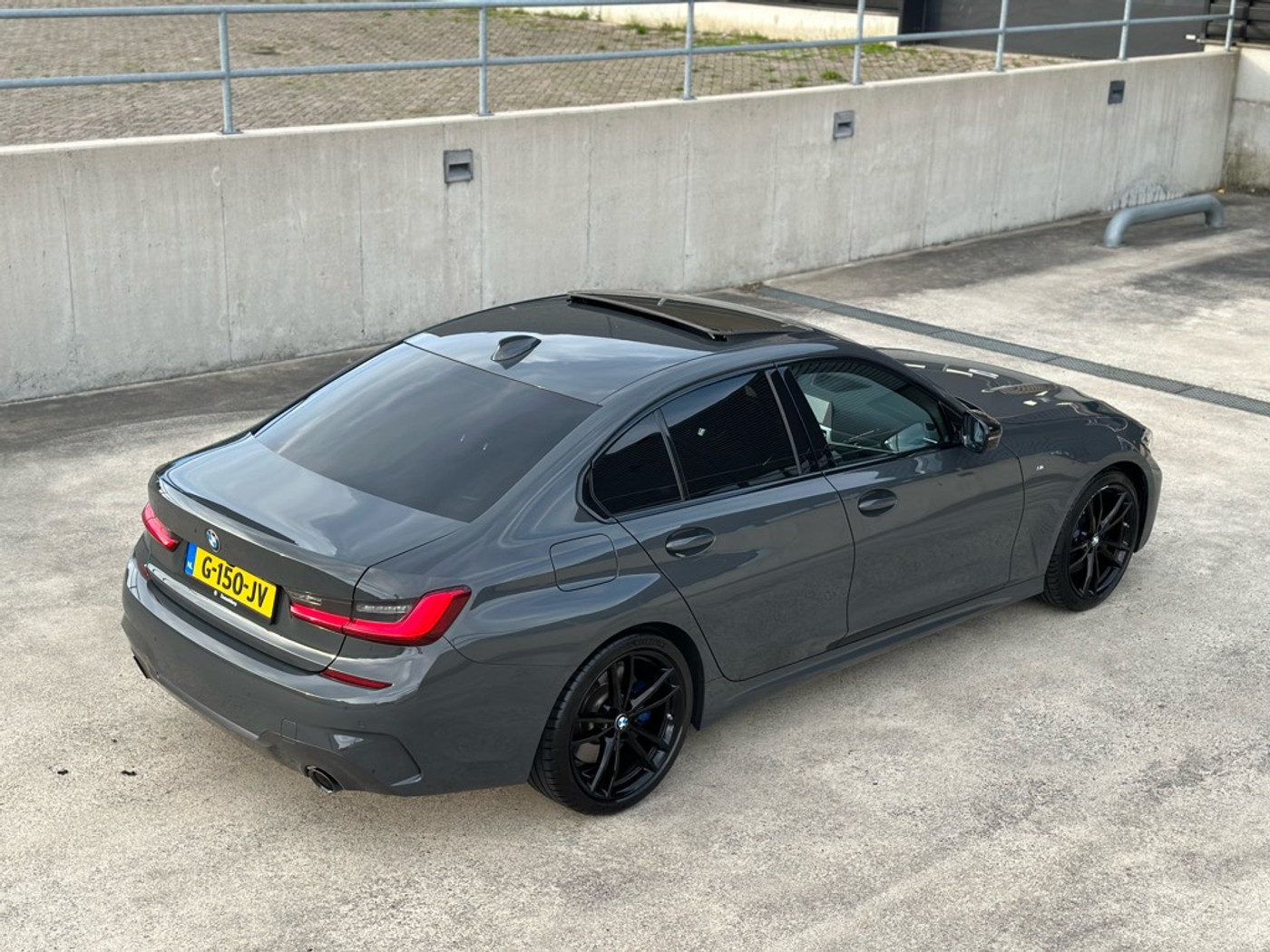 Foto van BMW 330i