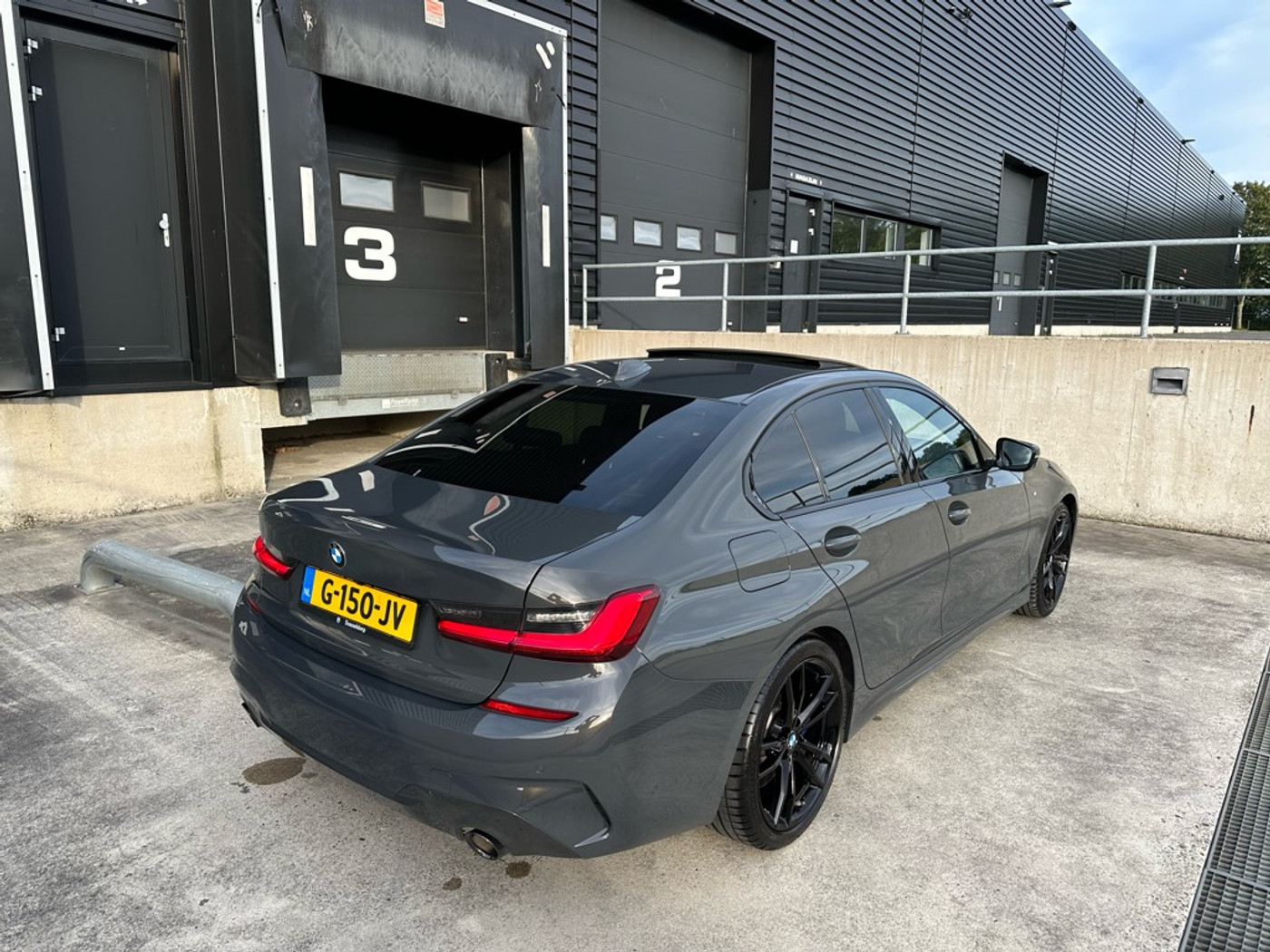 Foto van BMW 330i