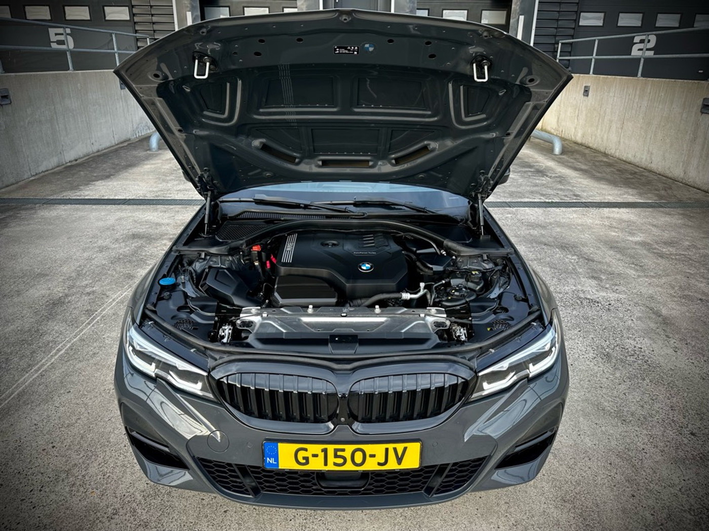 Foto van BMW 330i