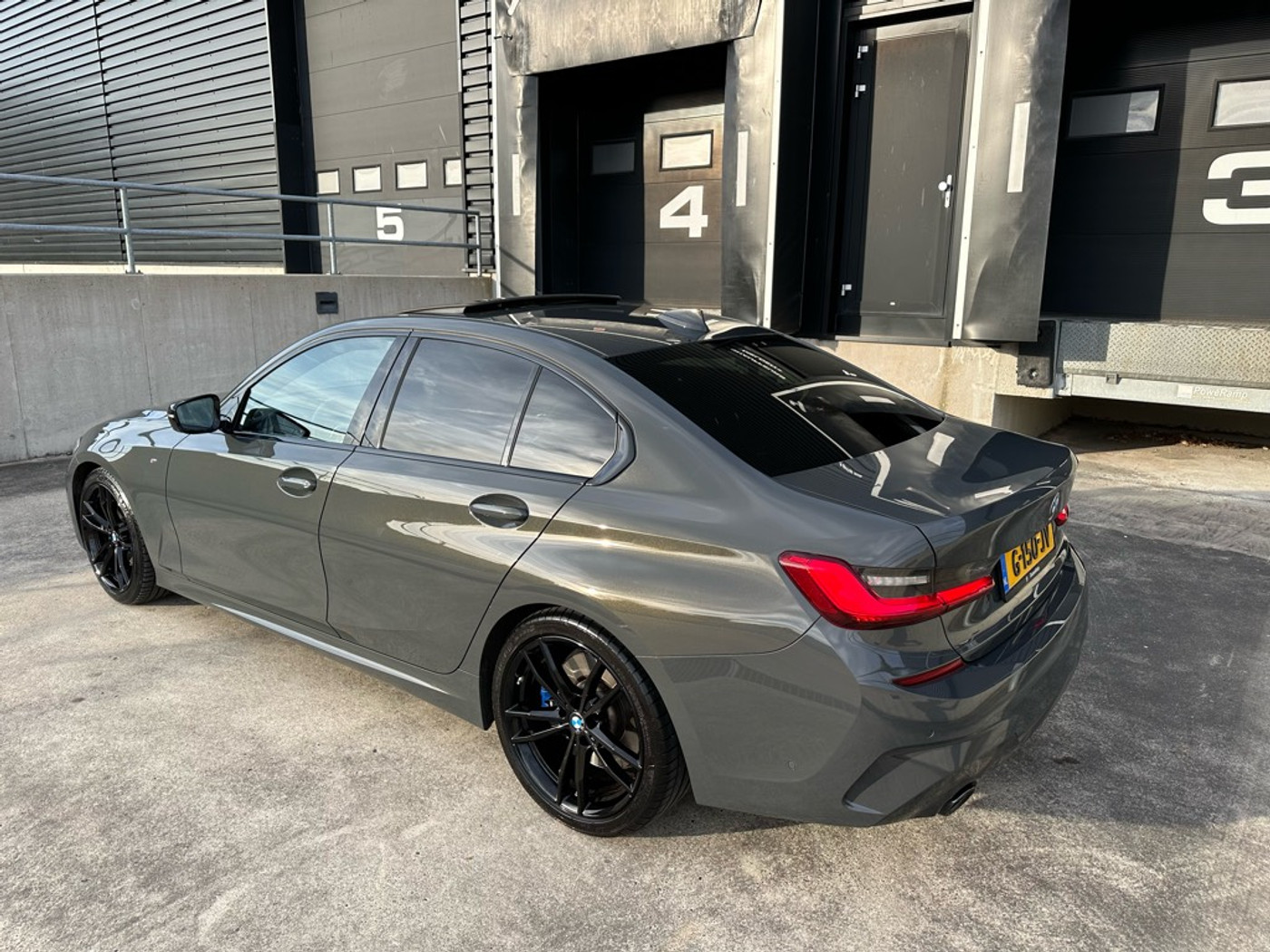 Foto van BMW 330i