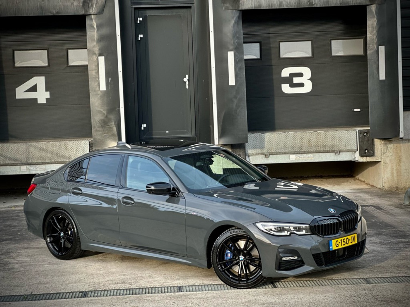 Foto van BMW 330i