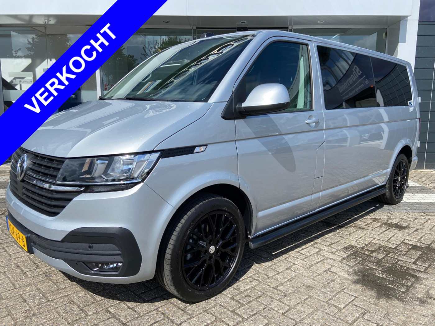 Volkswagen Transporter 2.0 TDI L2H1 DC 2020 - voorkant