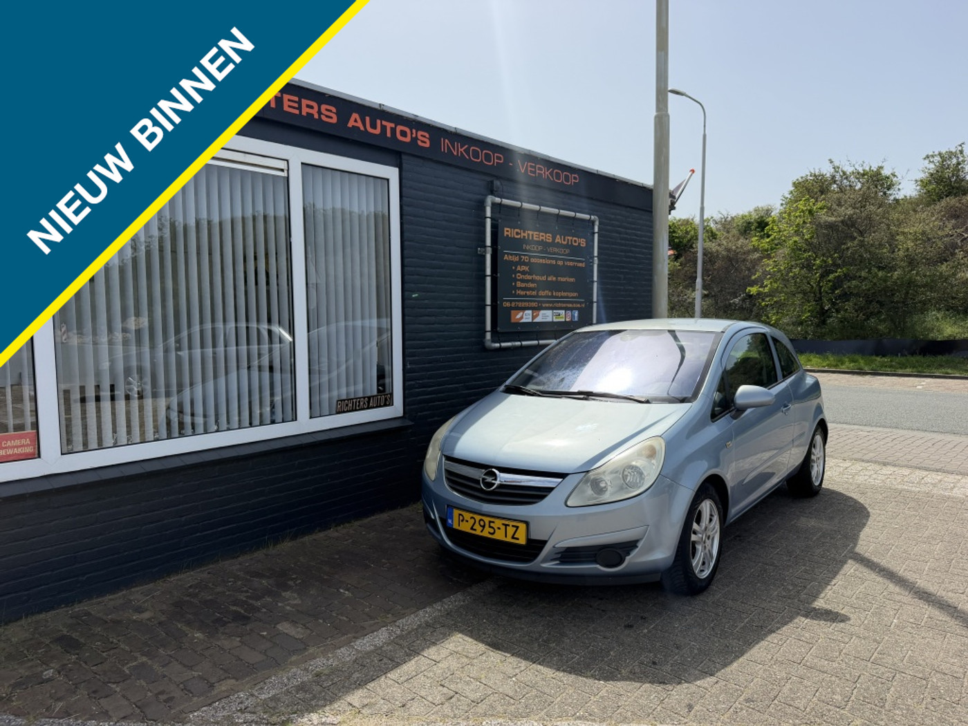 Opel Corsa 1.2-16V Essentia 2007 - voorkant