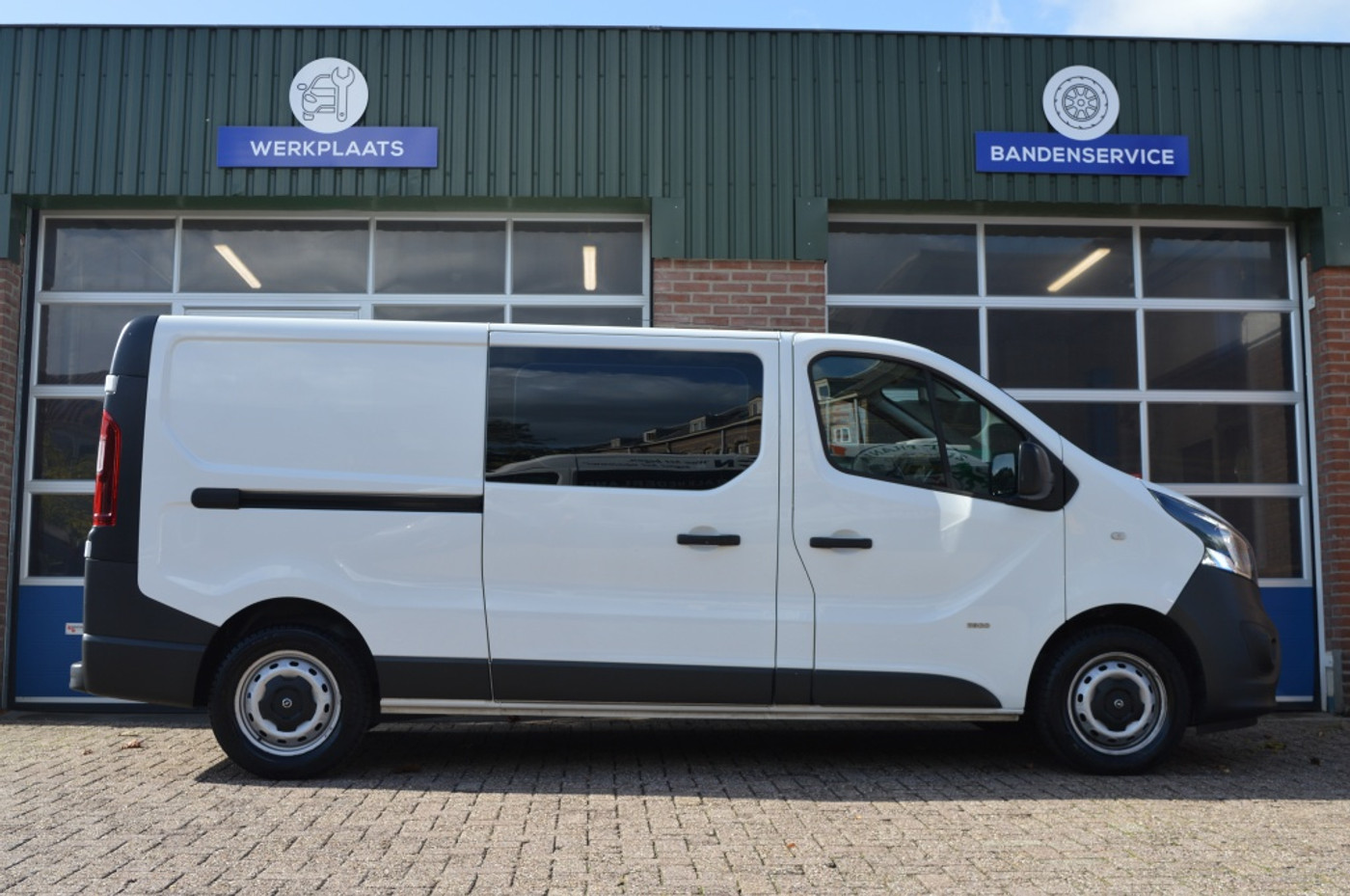 Foto van Opel Vivaro-b