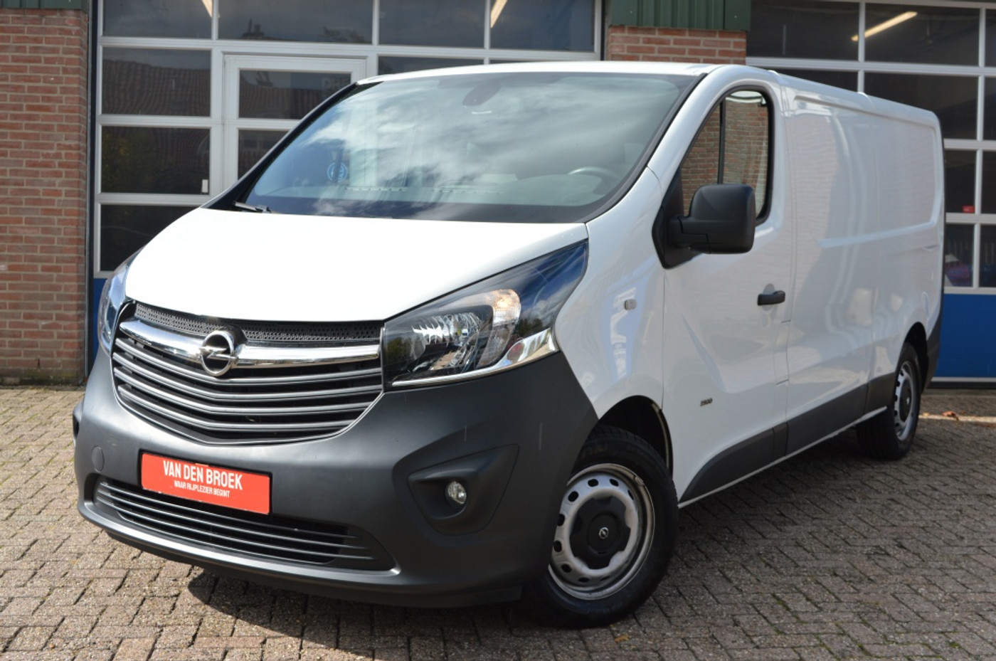 Foto van Opel Vivaro-b