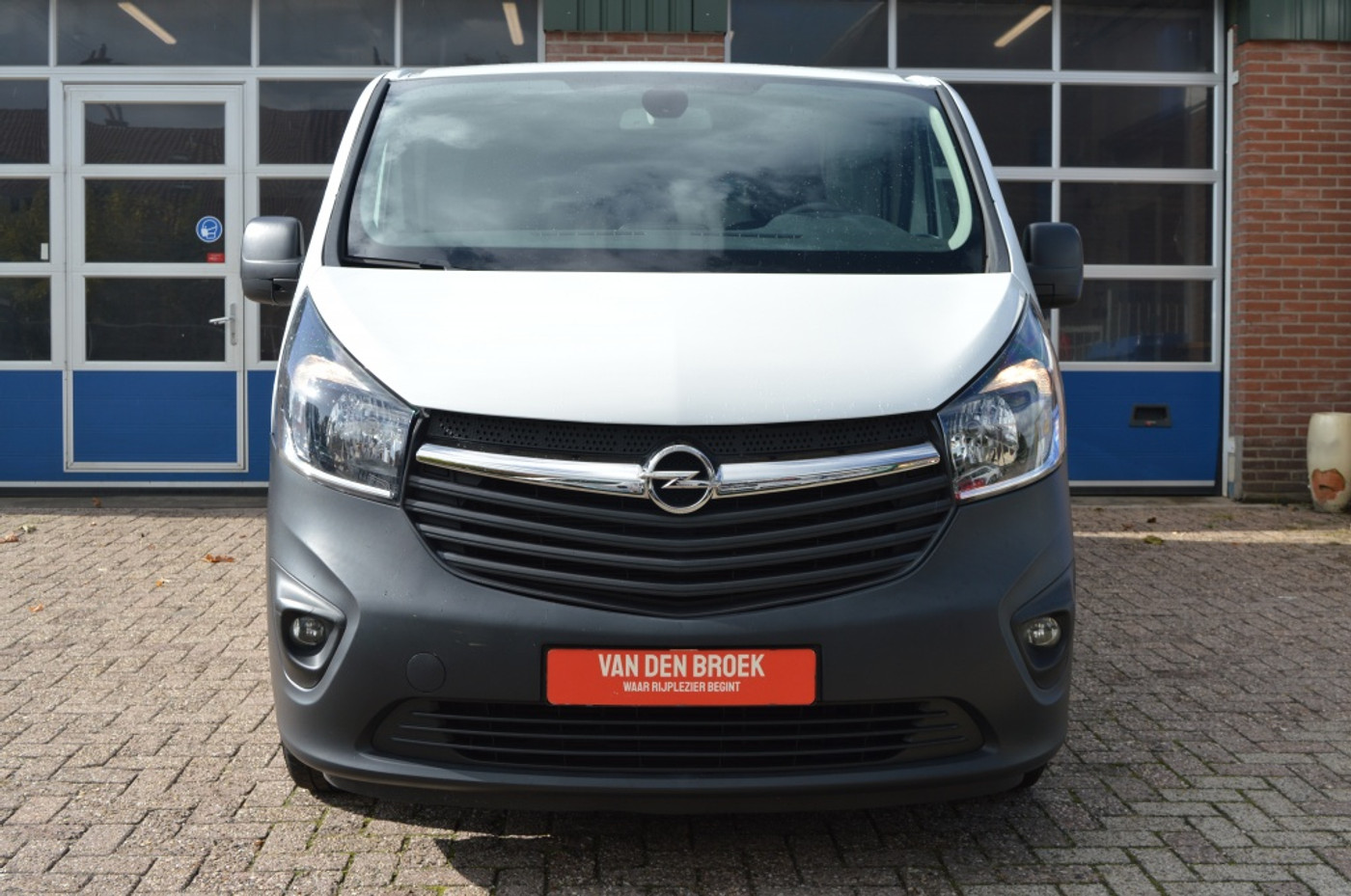 Foto van Opel Vivaro-b