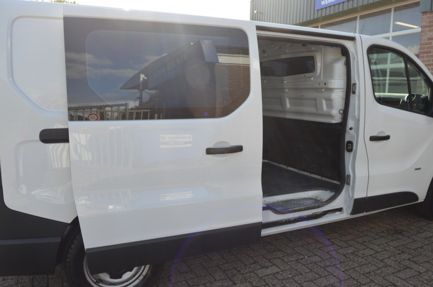 Foto van Opel Vivaro-b