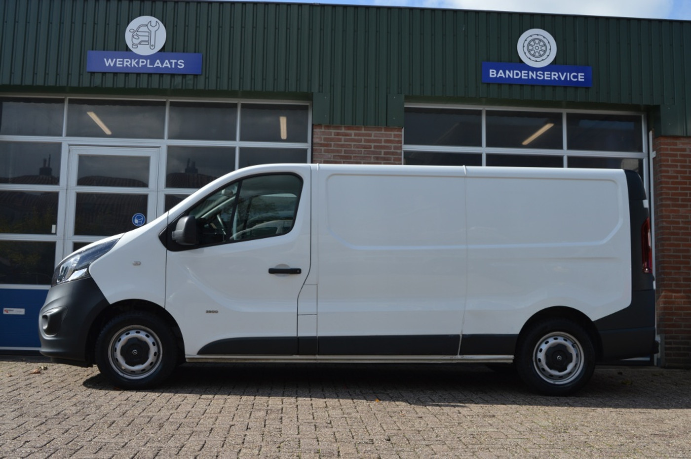 Foto van Opel Vivaro-b