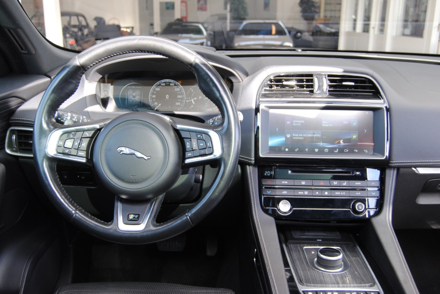 Foto van Jaguar Jaguar F-pace