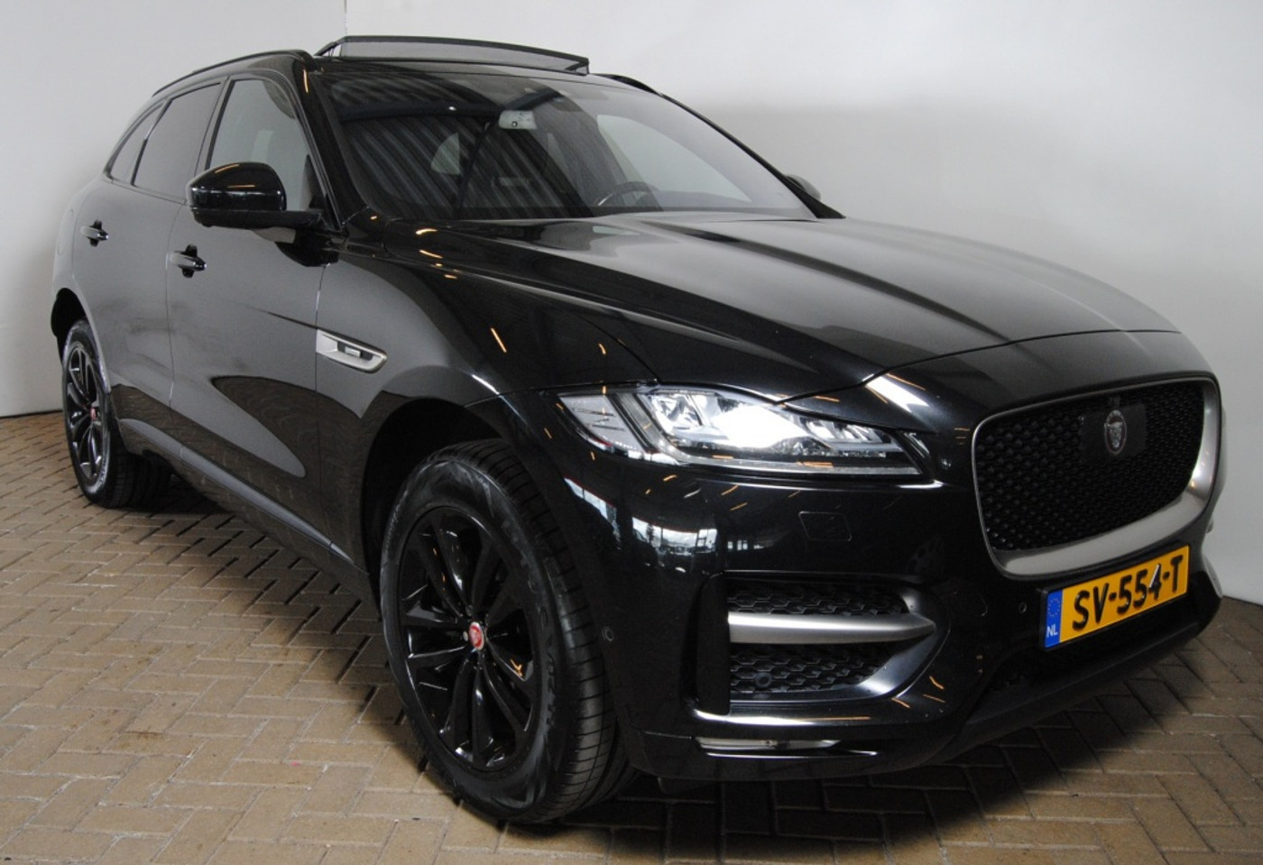 Foto van Jaguar Jaguar F-pace